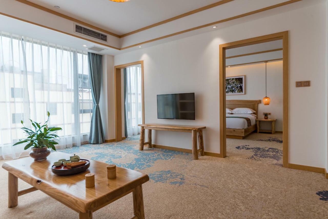 Yunxianju Tea Culture Theme Hotel Кунмин Екстериор снимка