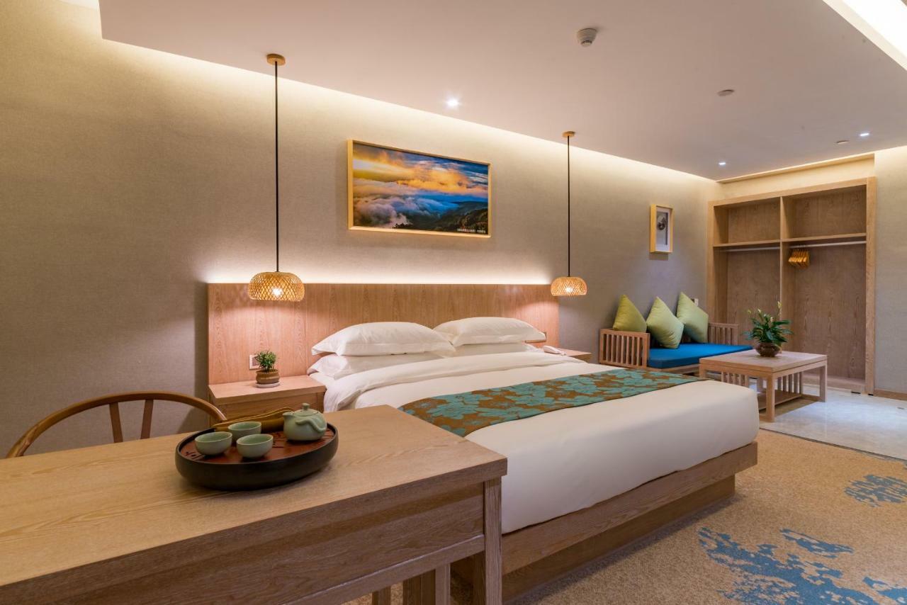 Yunxianju Tea Culture Theme Hotel Кунмин Екстериор снимка